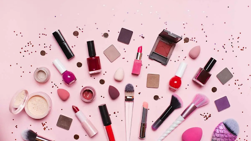 Top beauty trends for 2026 featuring glowing skin, natural makeup, skincare, and healthy hair.